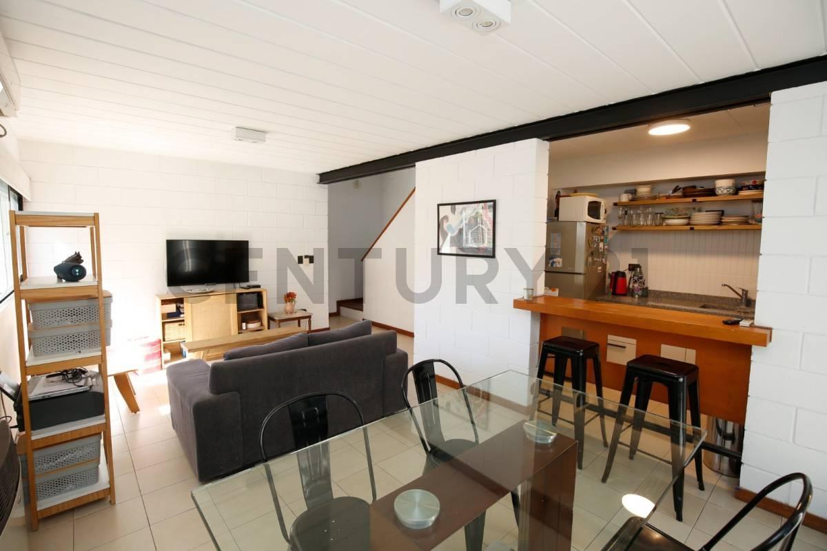 Foto de Dúplex en venta en Manuel B. Gonnet en complejo cerrado, imagen 2