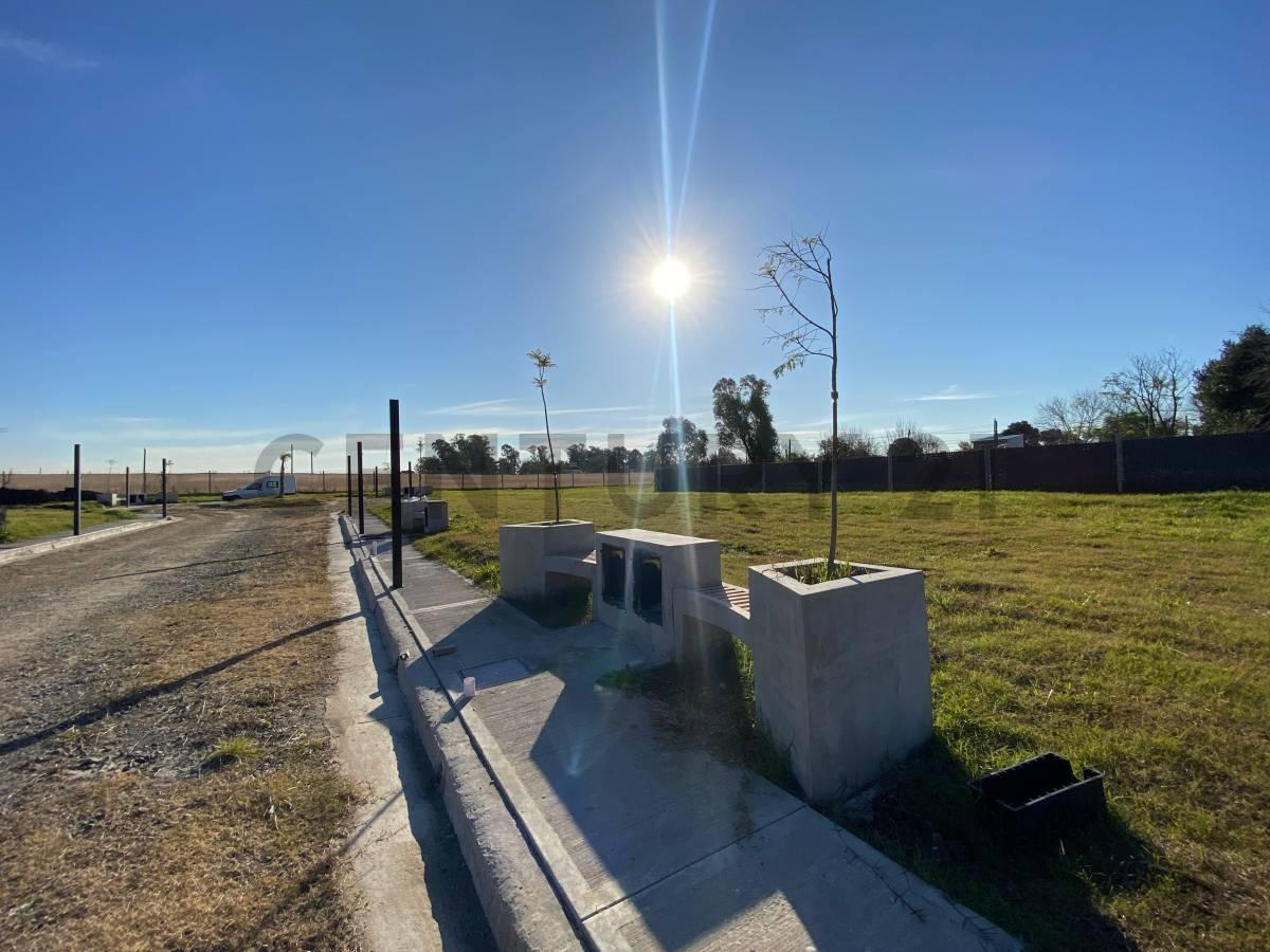Foto de Terreno en Venta Barrio cerrado LE barrio- Joaquin Gorina, imagen 3