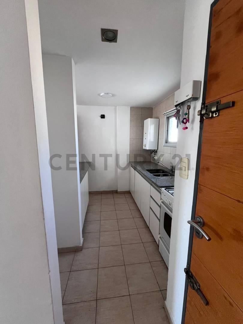 Foto de Departamento de Dos dormitorios en Alquiler en La Plata - 4 e/ 32 y 33, imagen 1