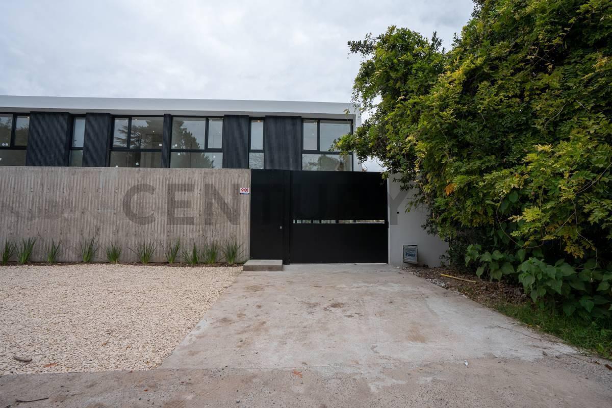 Foto de Venta casa en Gonnet, imagen 1