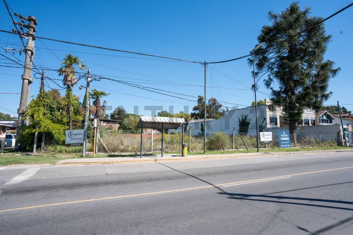 Foto de Lote en venta Gonnet ideal comercial, imagen 4