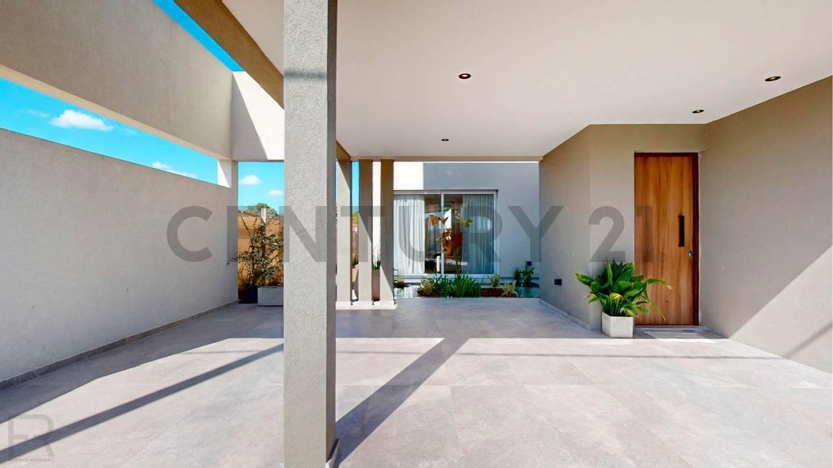 Foto de Casa en Venta de tres dormitorios- Joaquin Gorina, imagen 1