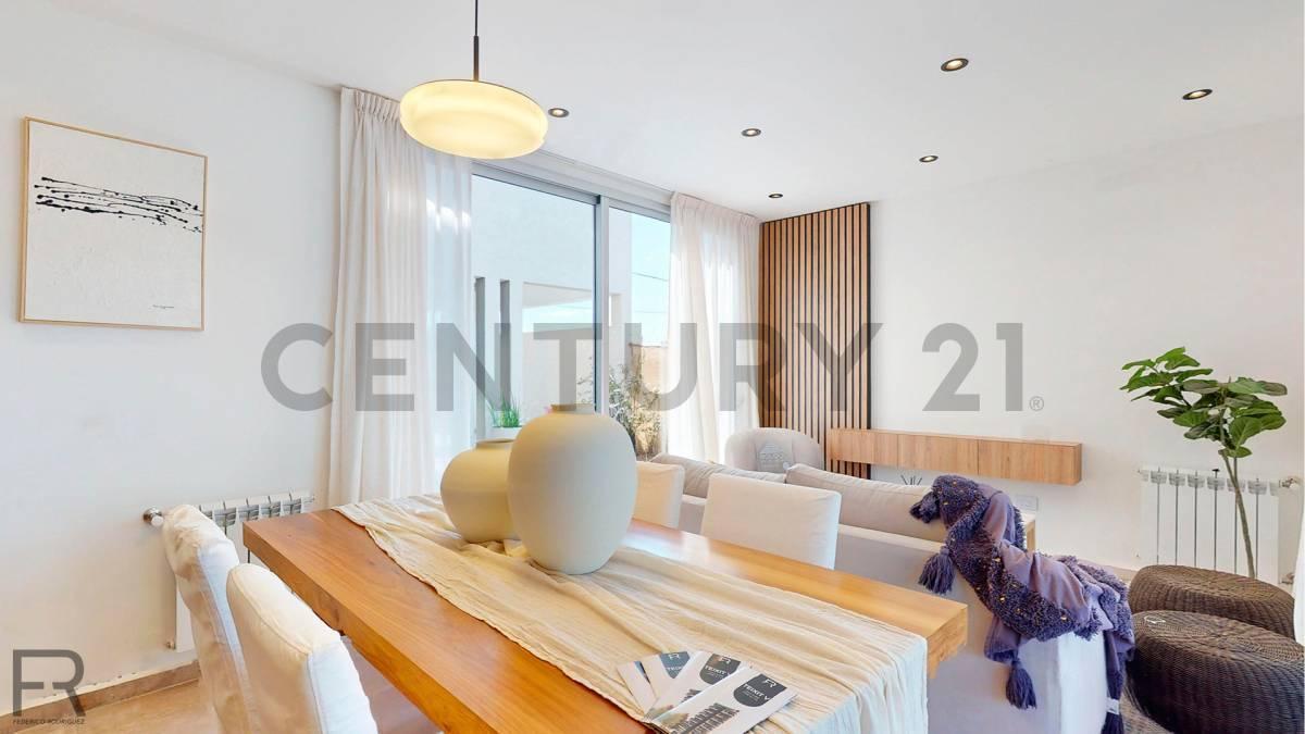 Foto de Casa en Venta de tres dormitorios- Joaquin Gorina, imagen 2