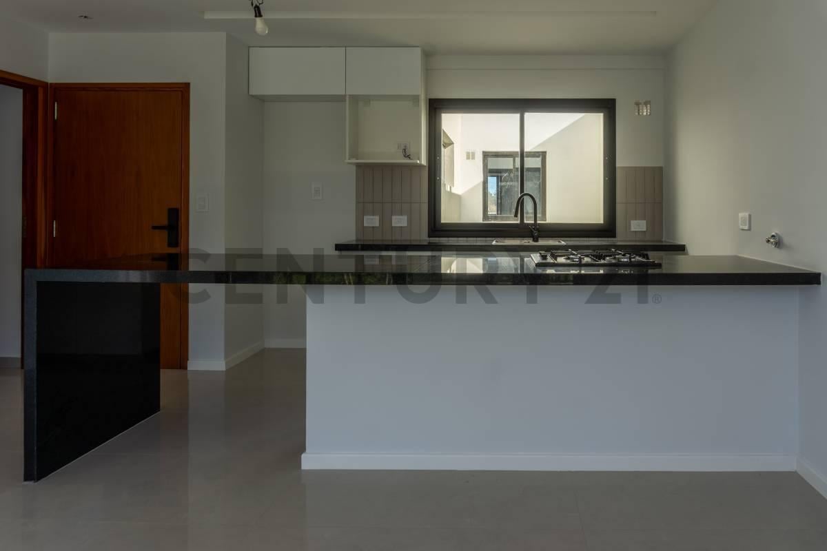Foto de DEPARTAMENTO EN VENTA 50 ENTRE 26 Y 27 FRENTE PARQUE SAN MARTÍN - LA, imagen 5