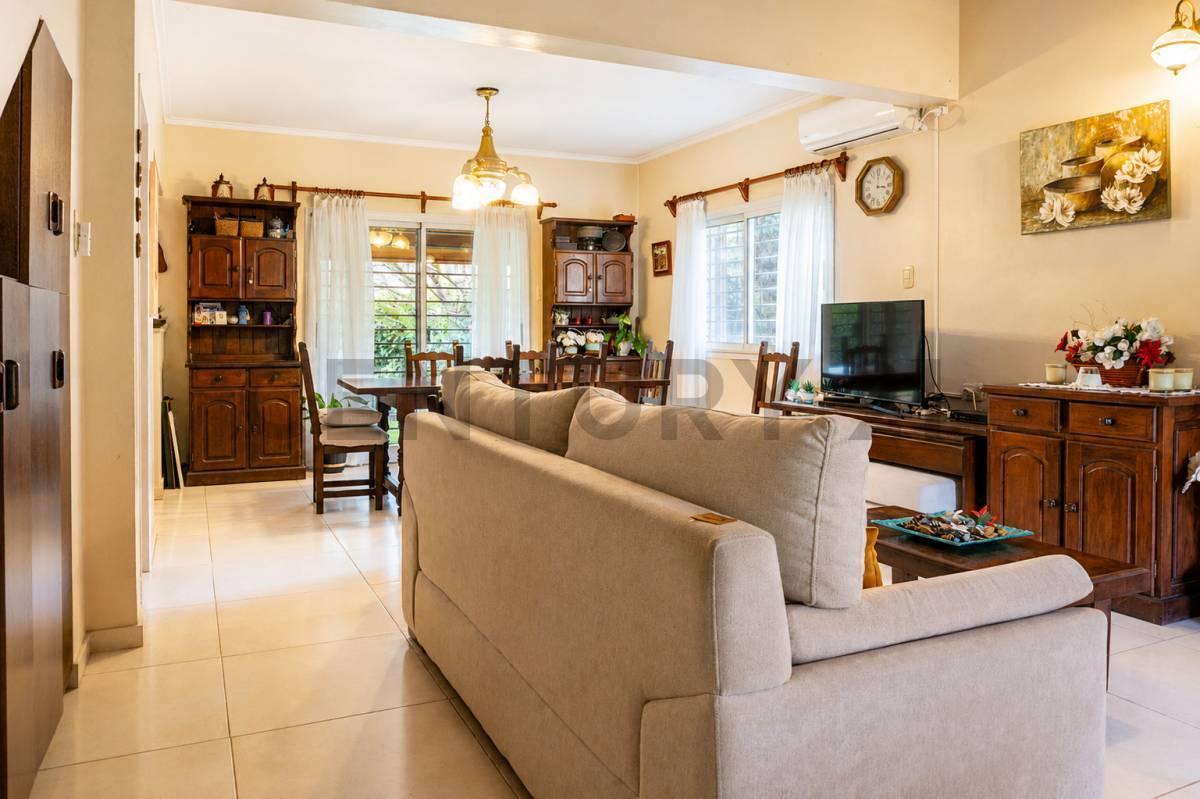 Foto de CASA EN VENTA DE DOS DORMITORIOS Y ESTUDIO O TERCER DORMITORIO, EN EL, imagen 4