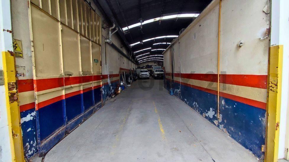 Venta Galpon 400 m² con Oficinas en Casco Urbano, La Plata 1
