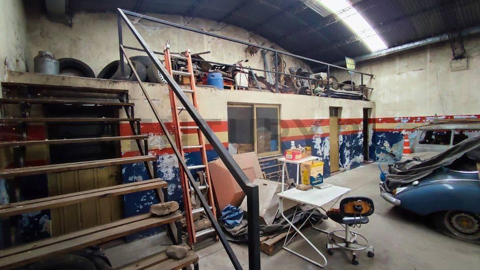 Venta Galpon 400 m² con Oficinas en Casco Urbano, La Plata 2