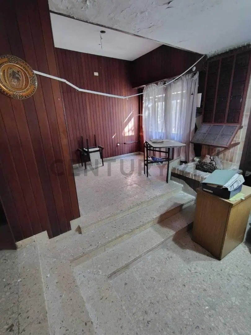 Venta de Casa a Remodelar sobre Av. Horacio Cestino e/ Independencia y Eva Perón 505 2