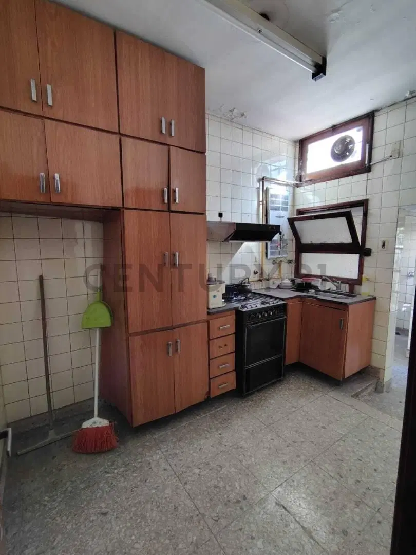 Venta de Casa a Remodelar sobre Av. Horacio Cestino e/ Independencia y Eva Perón 505 3