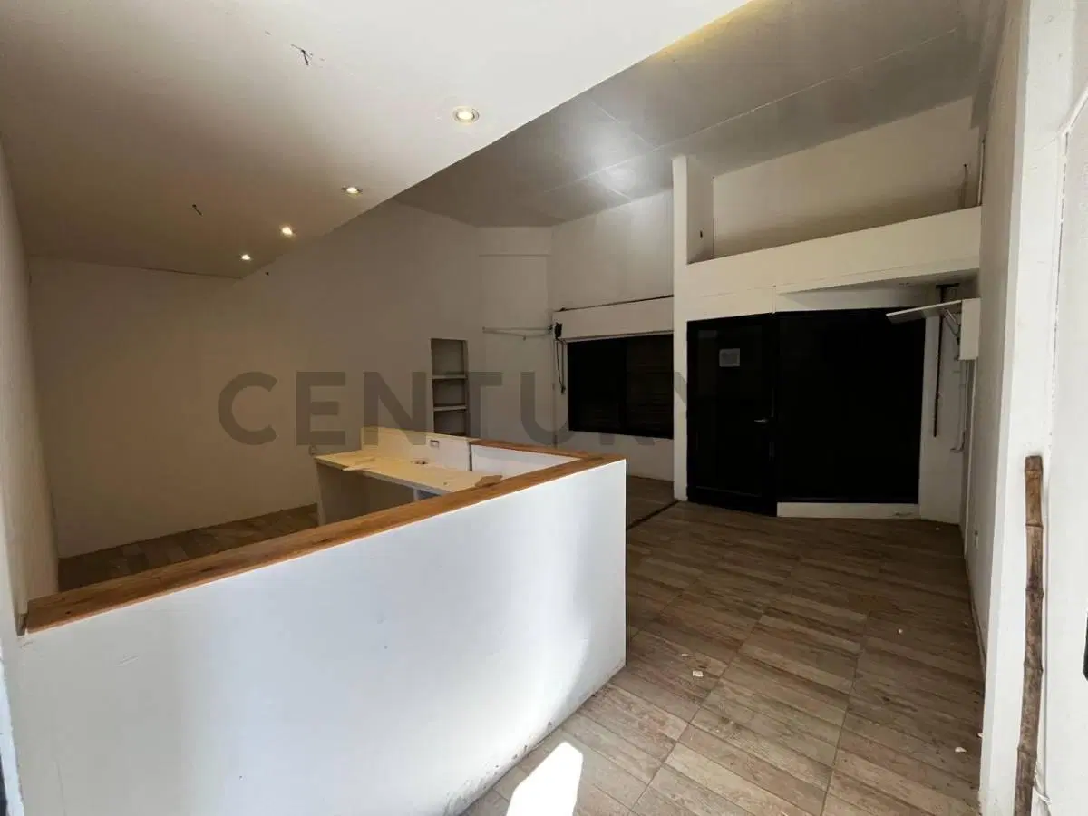 Alquiler de Galpón + Oficina comercial en Avenida 520 y 19, Ringuelet, La Plata. 5