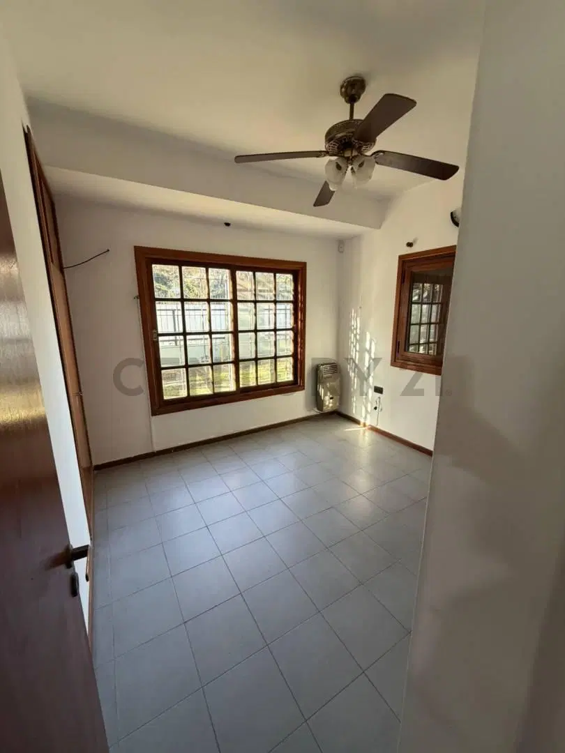 VENTA DE CASA EN VILLA CASTELLS sobre 2 lotes de 10 x 50 cada uno 5