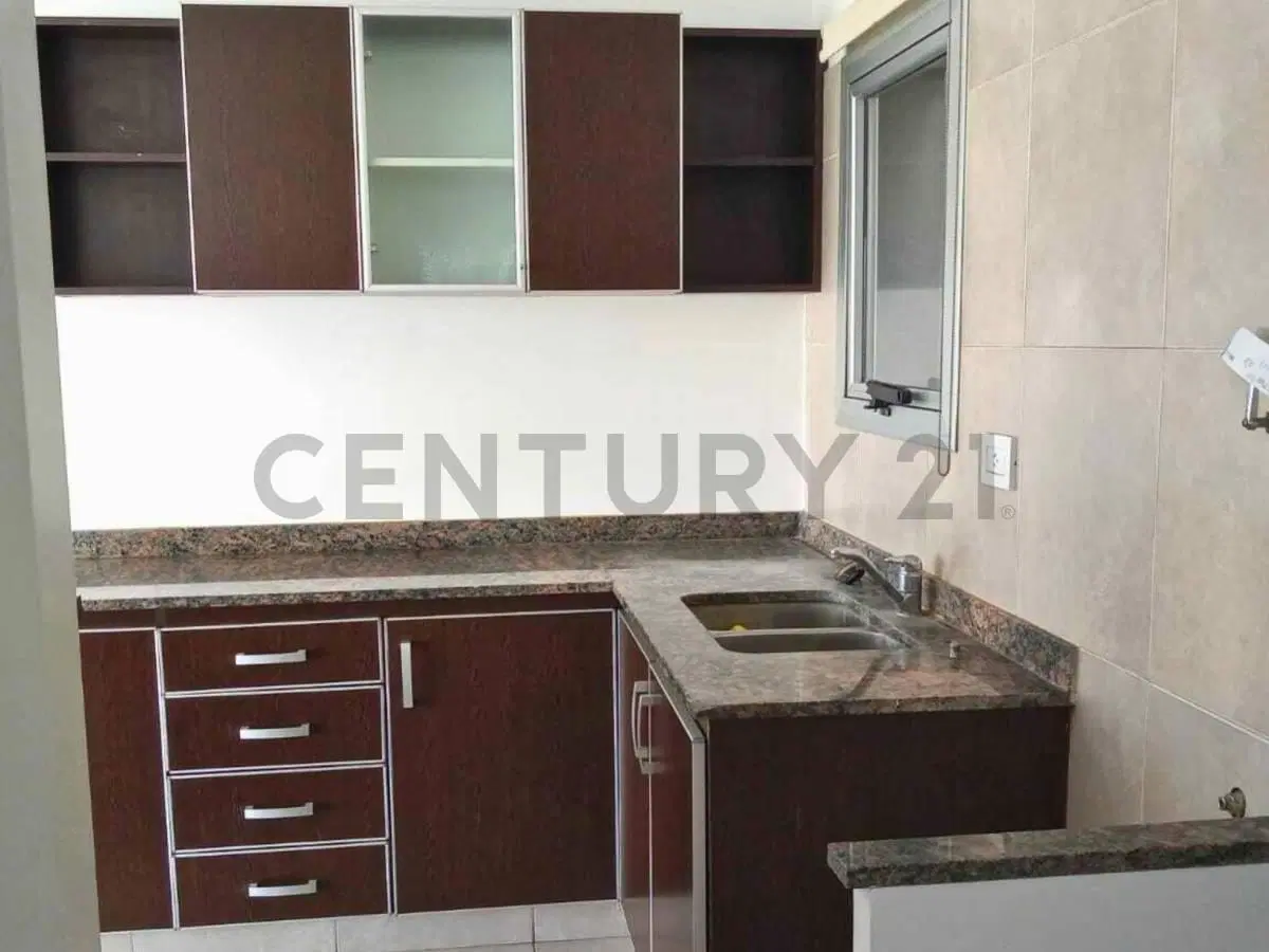 Departamento 3 ambientes con cochera en Zona Plaza Malvinas 5