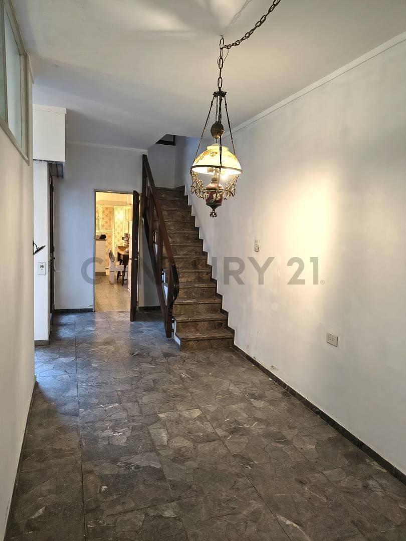 Foto de VENDO CASA - En 45 entre 13 y 14 - 150mts2 - La Plata, imagen 2