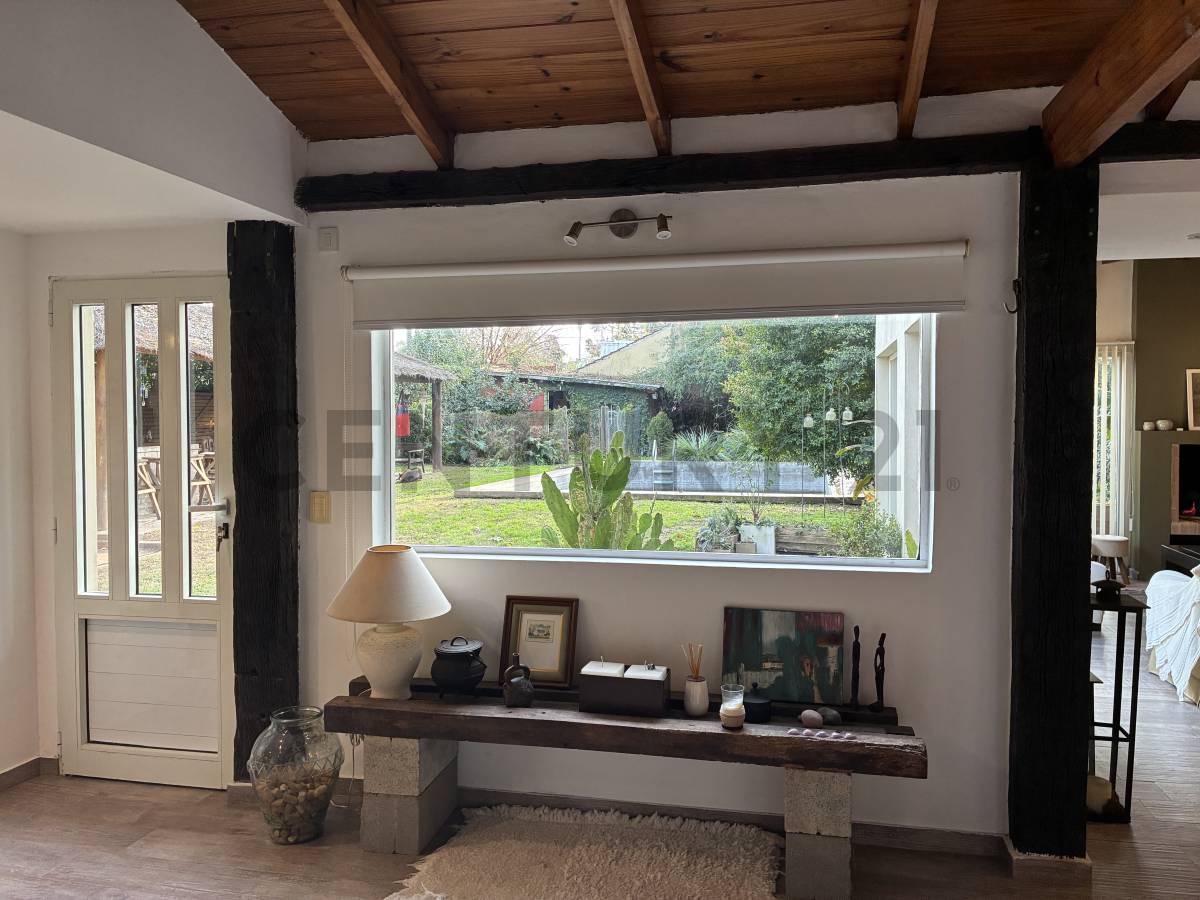 Foto de CASA EN VENTA EN CITY BELL 3 DOMITORIOS Y PILETA, imagen 2