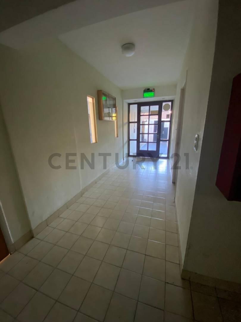 Foto de DEPARTAMENTO UN FORMITOTIO CON COCHERA EN VENTA, imagen 3