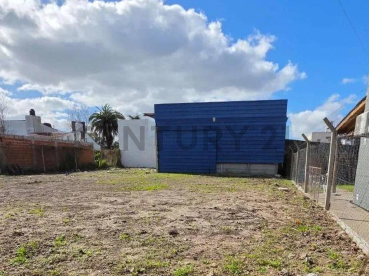 Foto de Galpón sobre lote de 337 m² en Villa Elvira, imagen 3