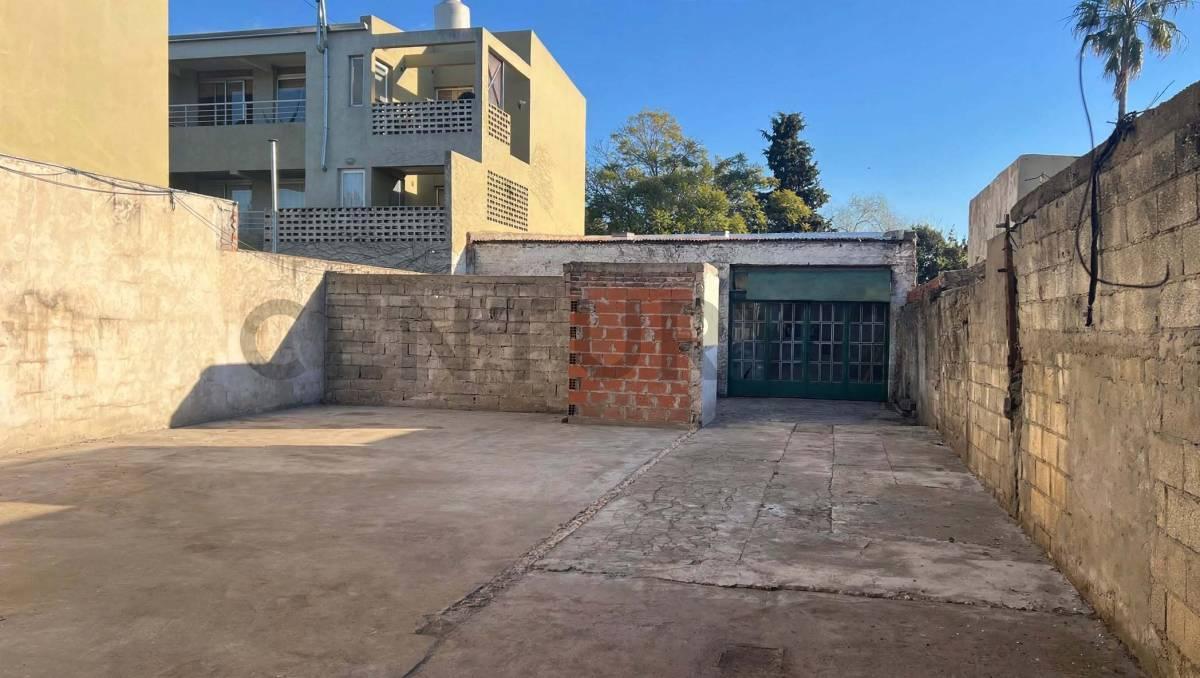 Foto de Galpón con vivienda al frente sobre Av. Circunvalación, La Plata, imagen 1