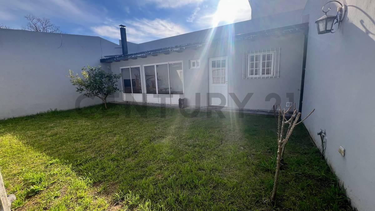 Foto de Casa 2 Dormitorios, Jardín y Quincho en Tolosa, imagen 2