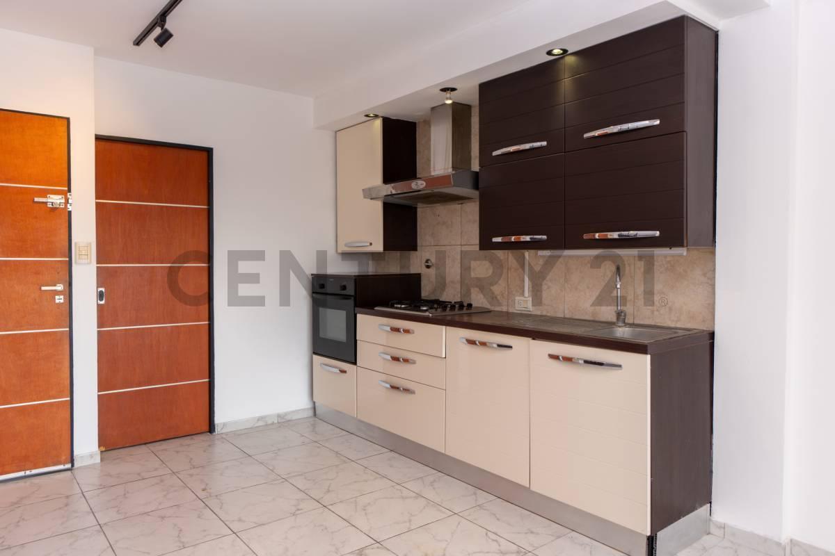 Foto de Departamento en alquiler – Dúplex de 2 dormitorios con balcón y terraza, imagen 2
