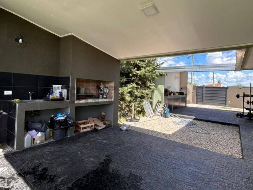 Foto de Hermosa y luminosa casa en Coronel Brandsen, imagen 4