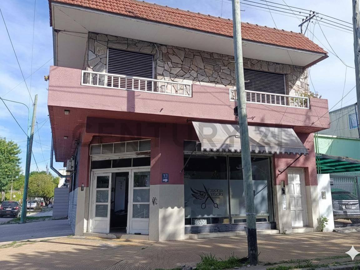 Foto de 3 locales + casa en Berisso zona comercial, imagen 1