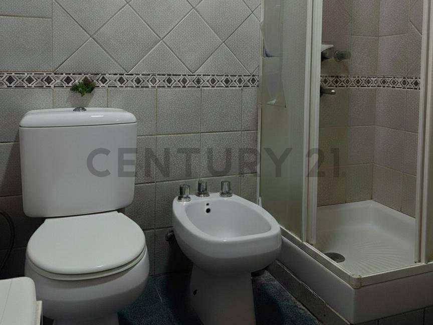 Foto de 3 locales + casa en Berisso zona comercial, imagen 4