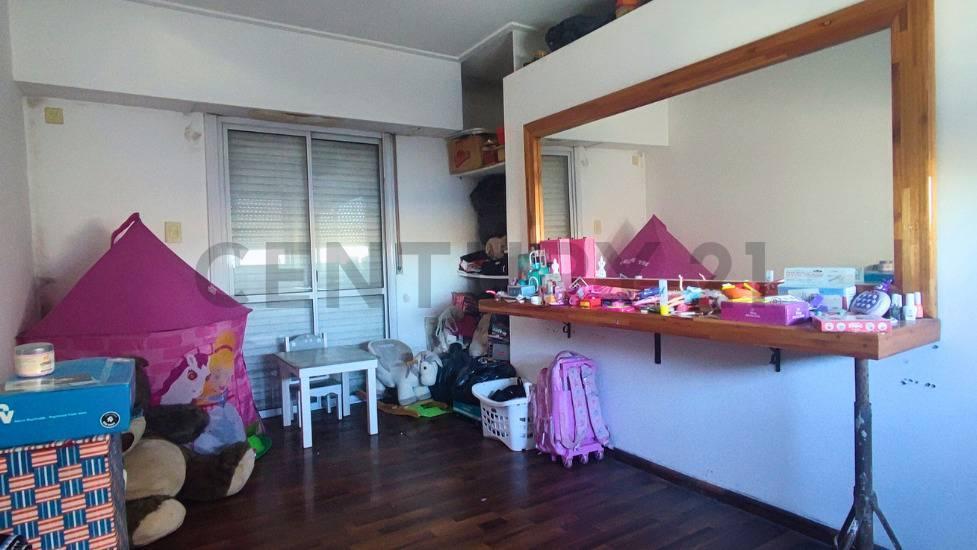 Foto de Casa 4 dormitorios con Local independiente en Villa Elvira, imagen 5