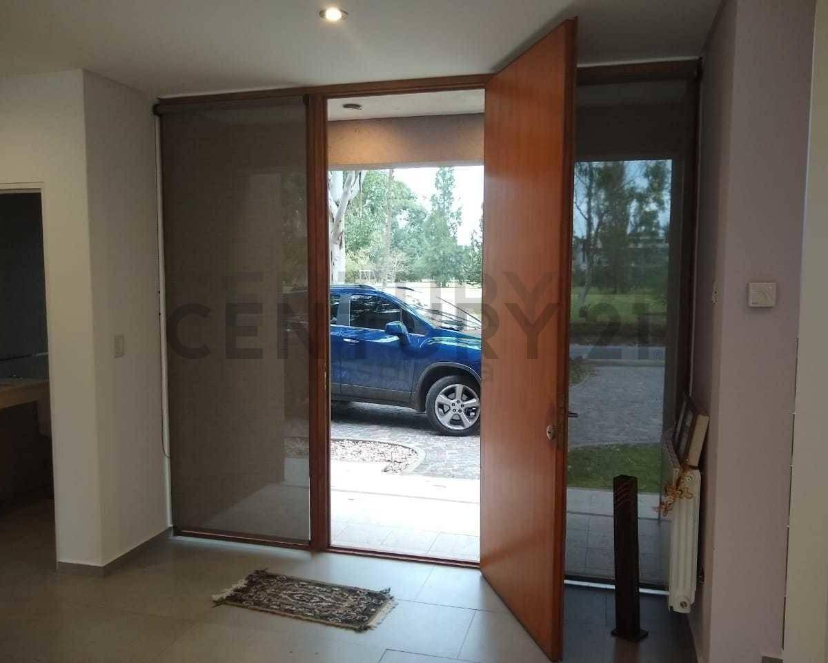 Foto de CASA 3 dormitorios - MIRALAGOS, imagen 2