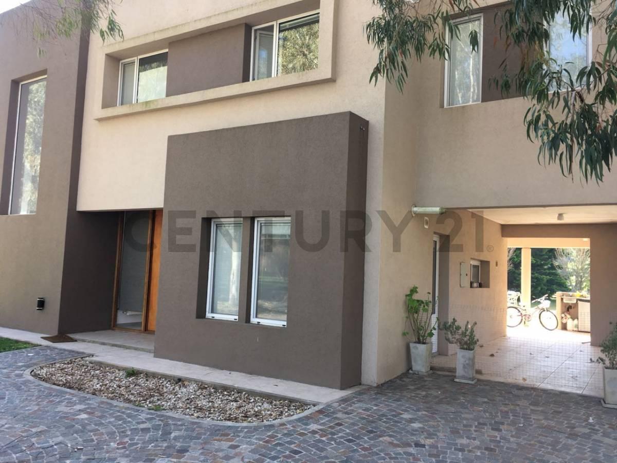 Foto de CASA 3 dormitorios - MIRALAGOS, imagen 3