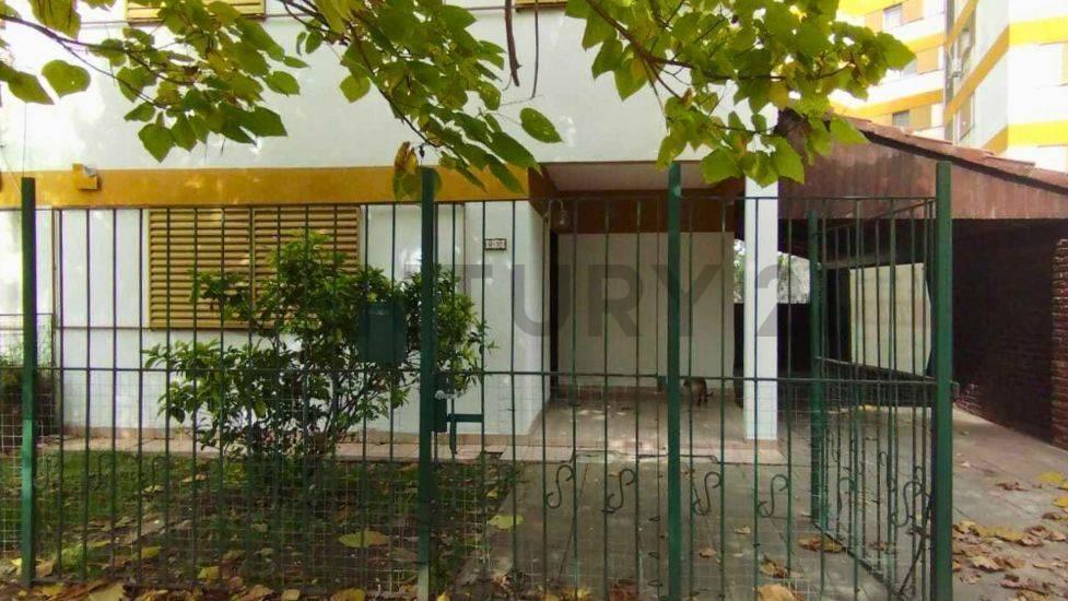 Foto de Casa en Venta 4 Dormitorios, Excelente Ubicación en Villa Elisa, imagen 1