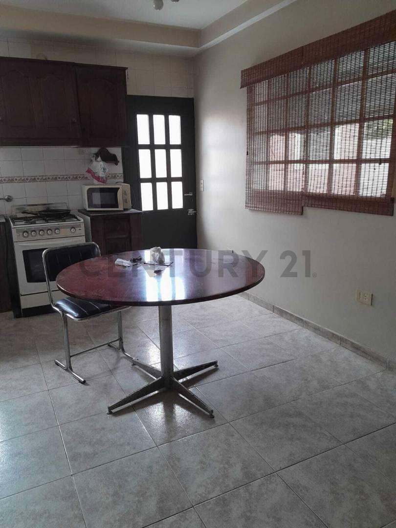 Foto de VENTA DE HERMOSA CASA DOBLE COCHERA DESARROLADA EN DOS PLANTAS, TRES, imagen 2