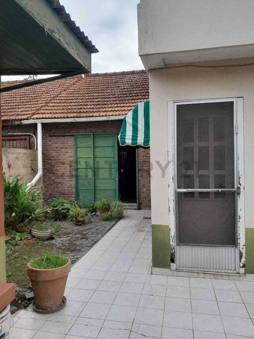 Foto de VENTA DE HERMOSA CASA DOBLE COCHERA DESARROLADA EN DOS PLANTAS, TRES, imagen 1