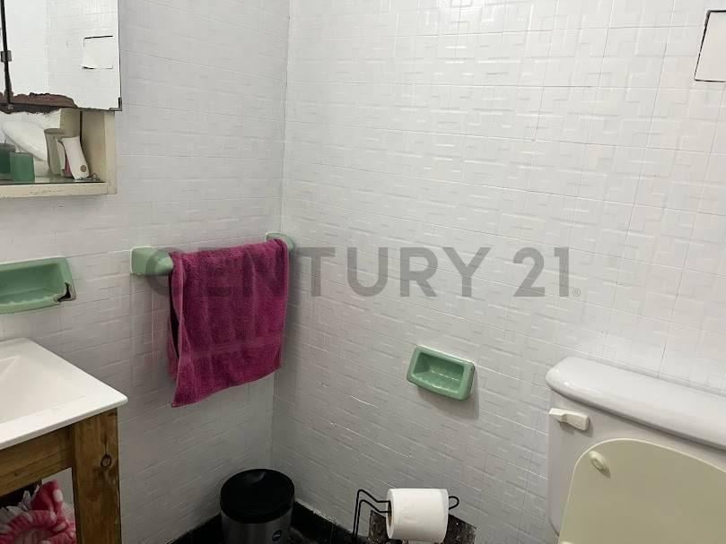 Foto de Deposito galpón con vivienda apto varios destinos en Ringuelet., imagen 2