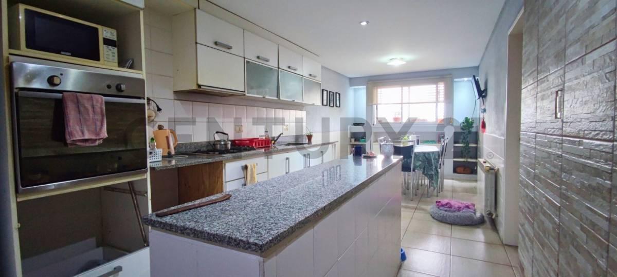 Foto de Piso en Venta 4 Dormitorios, 2 Cocheras, B° Norte, La Plata, imagen 2