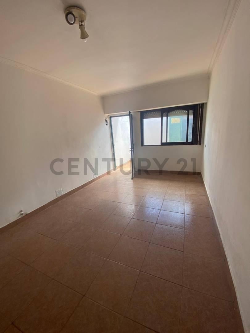 Foto de DEPARTAMENTO PH EN ALQUILER LOS HORNOS, imagen 2