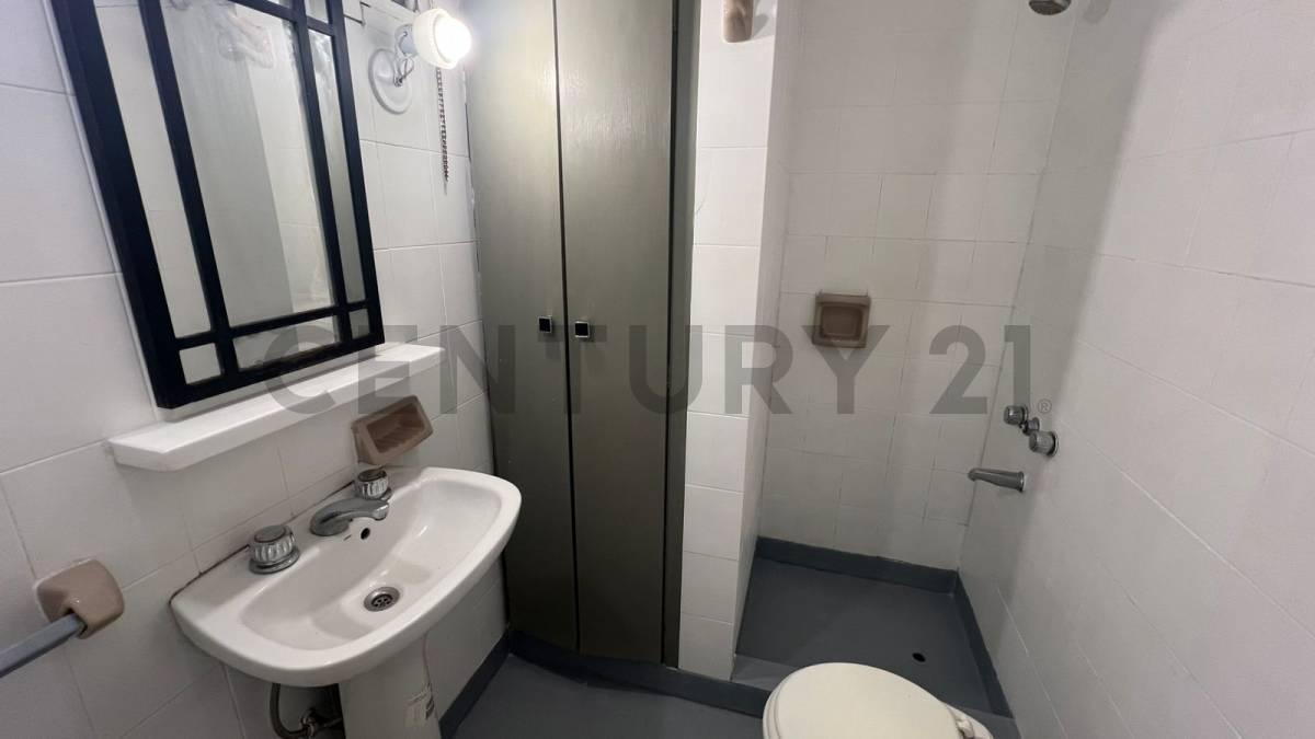 Foto de Departamento 1 dormitorio zona Plaza San Martín., imagen 3