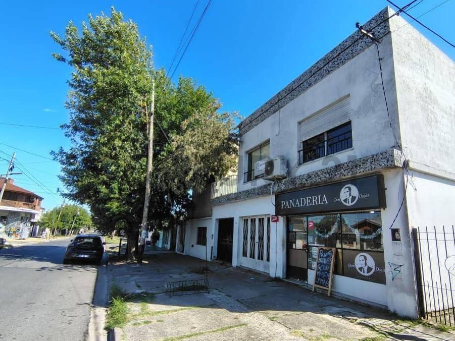 Foto de Casa con Local al frente en calle comercial de Altos de San Lorenzo, imagen 2