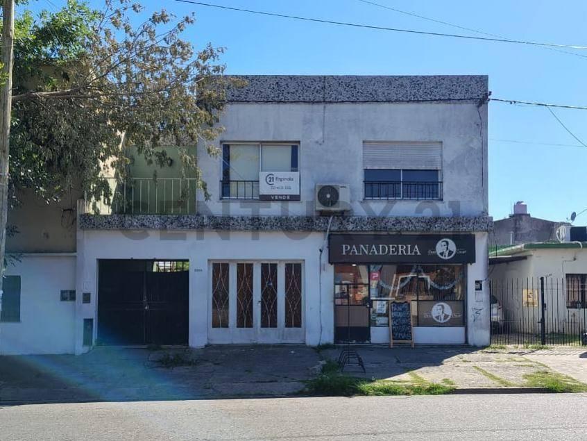Foto de Casa con Local al frente en calle comercial de Altos de San Lorenzo, imagen 1