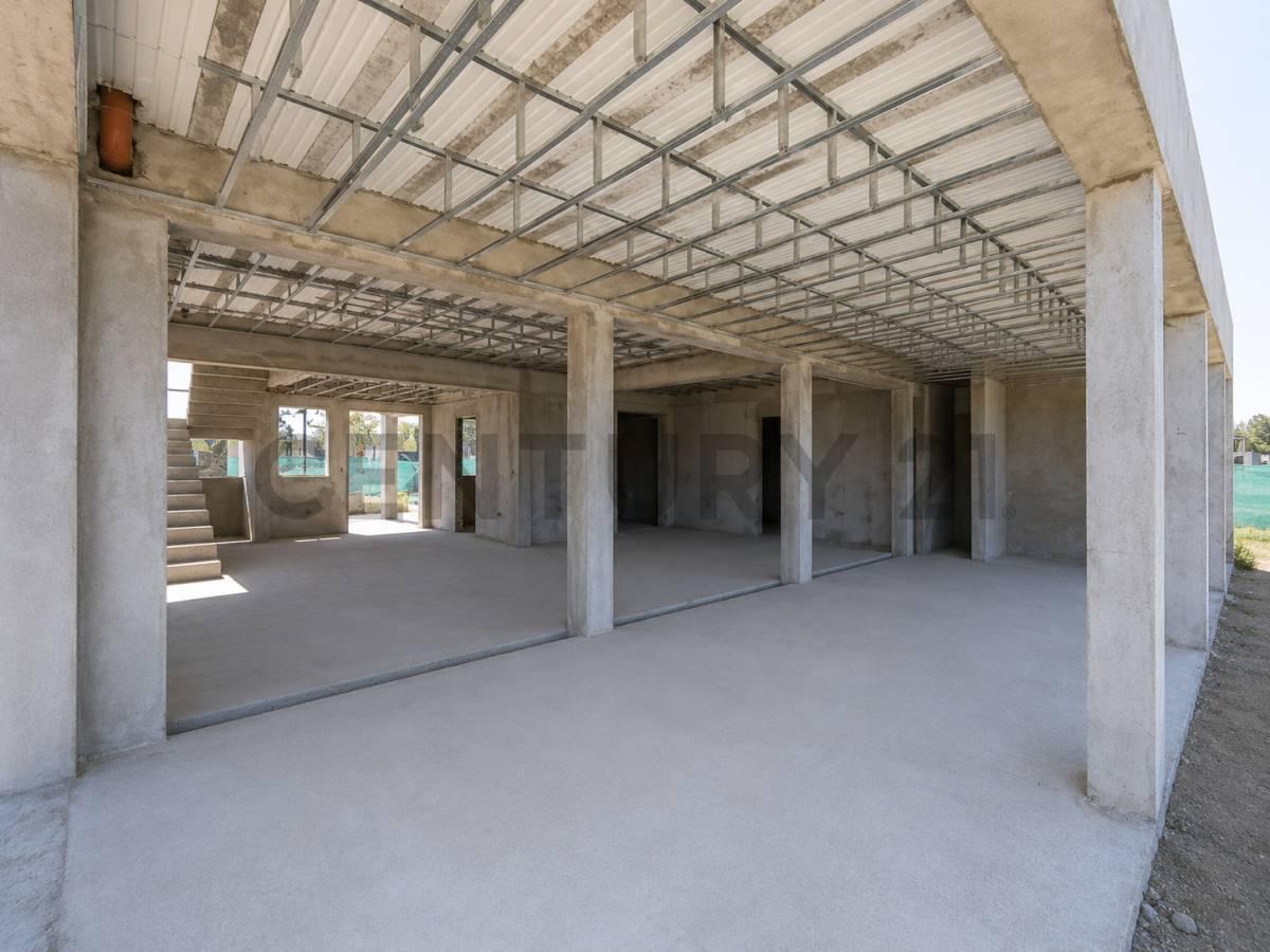 Foto de CASA EN VENTA EN HARAS DEL SUR III CON PILETA Y 4 DORMITORIOS, imagen 4
