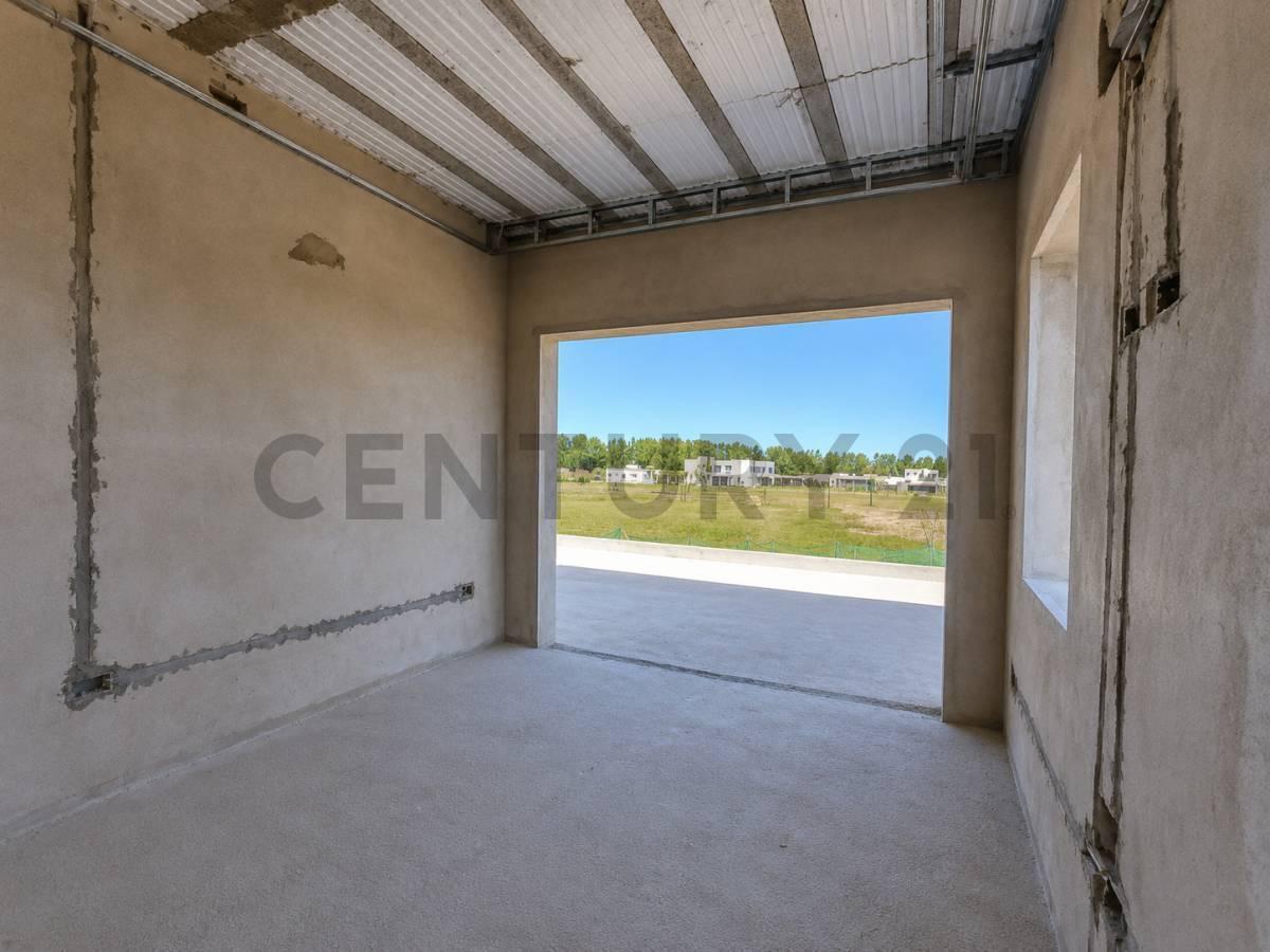 Foto de CASA EN VENTA EN HARAS DEL SUR III CON PILETA Y 4 DORMITORIOS, imagen 3