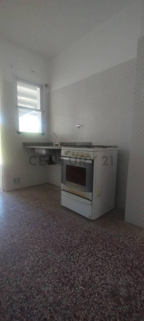 Foto de CASA EN VENTA EN LOS HORNOS - LA PLATA - CALLE 146 Nro. 1569 E/64 Y 65, imagen 3