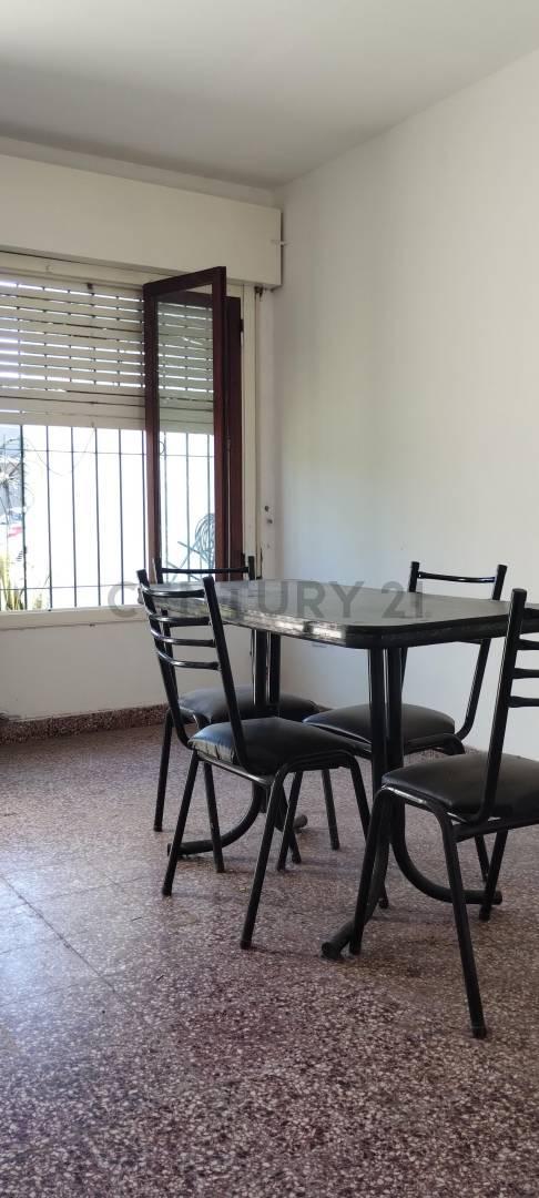Foto de CASA EN VENTA EN LOS HORNOS - LA PLATA - CALLE 146 Nro. 1569 E/64 Y 65, imagen 4