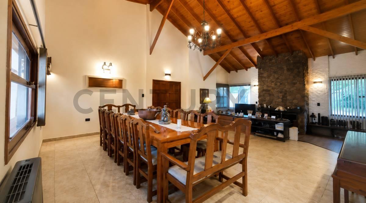 Foto de CASA EN VENTA VILLA ELISA 4 DORMITORIOS COCHERA Y PILETA, imagen 2