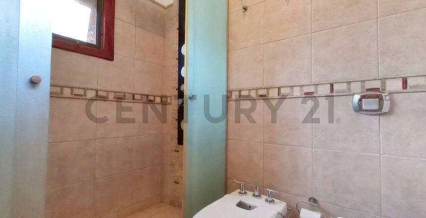 Foto de CASA EN VENTA VILLA ELISA 4 DORMITORIOS COCHERA Y PILETA, imagen 4