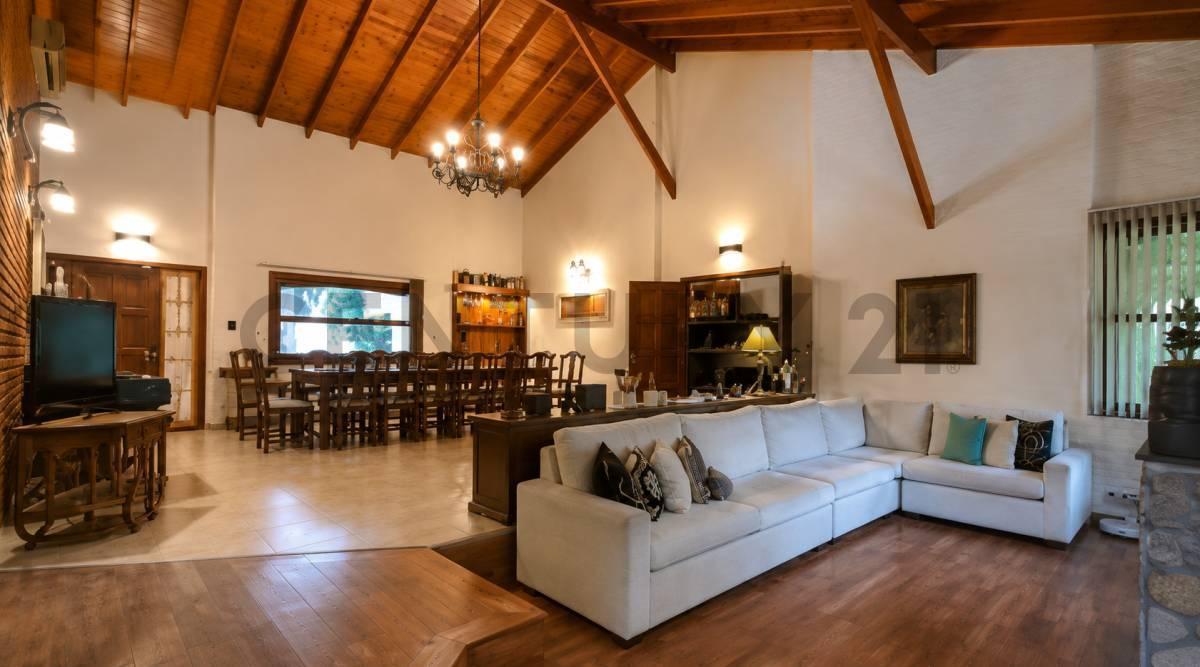 Foto de CASA EN VENTA VILLA ELISA 4 DORMITORIOS COCHERA Y PILETA, imagen 3