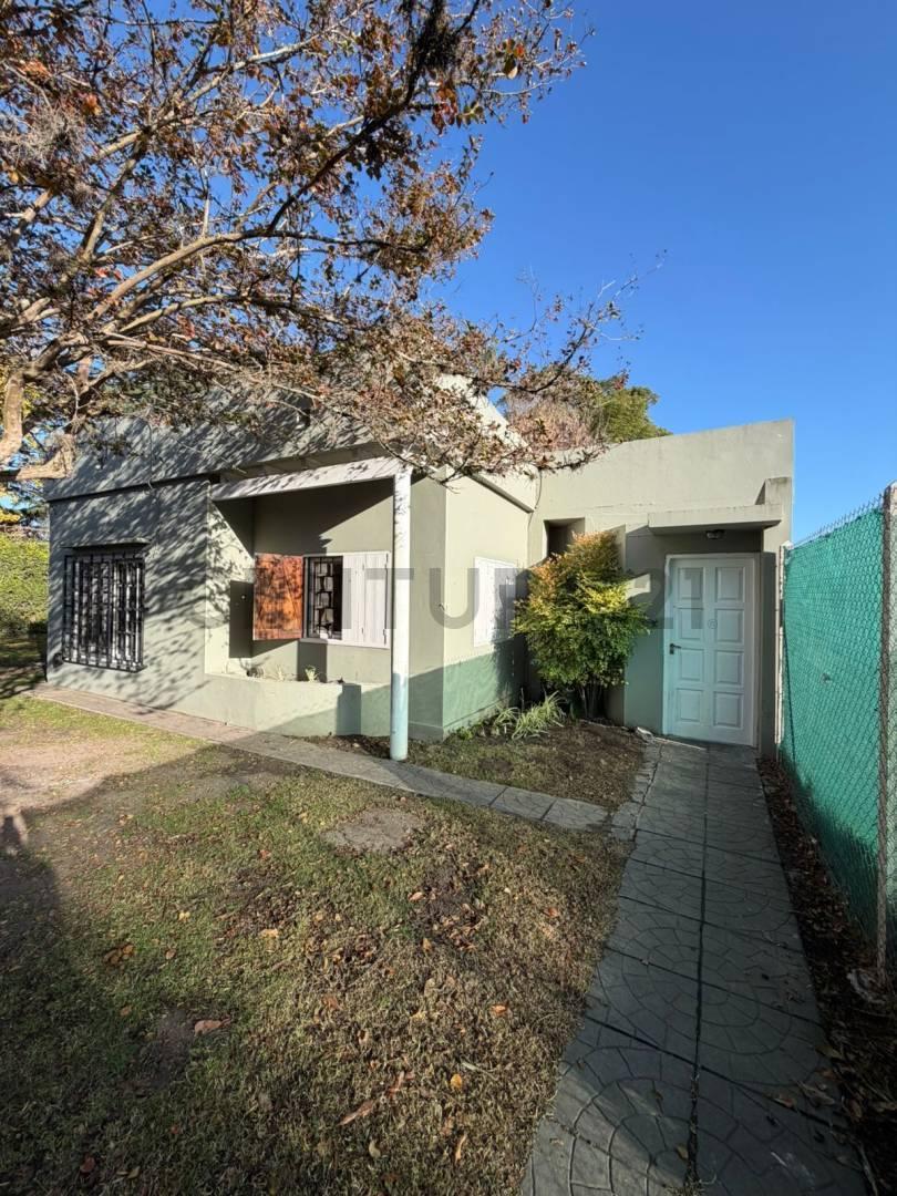 Foto de VENTA DE CASA EN VILLA CASTELLS sobre 2 lotes de 10 x 50 cada uno, imagen 5