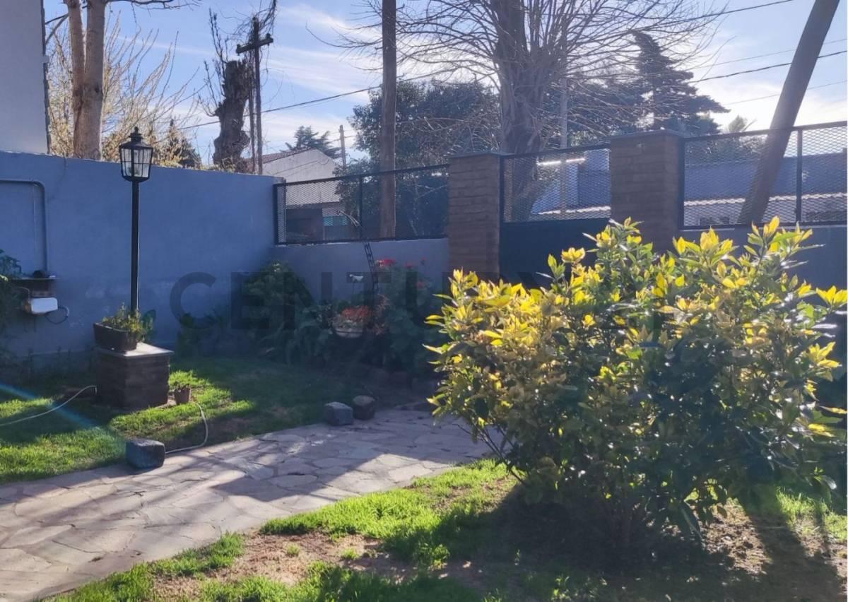 Foto de Casa en VENTA 3 Dormitorios en Manuel B Gonnet, La Plata., imagen 4