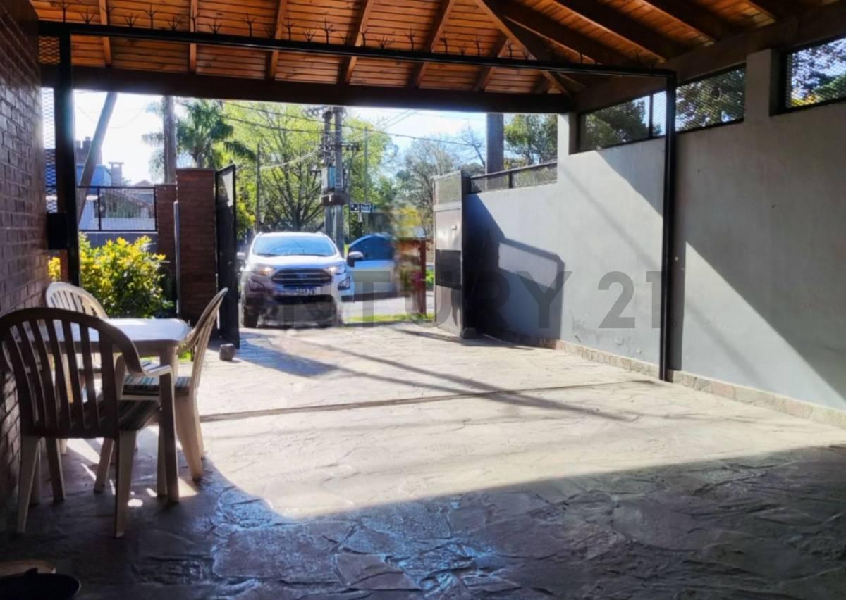 Foto de Casa en VENTA 3 Dormitorios en Manuel B Gonnet, La Plata., imagen 3