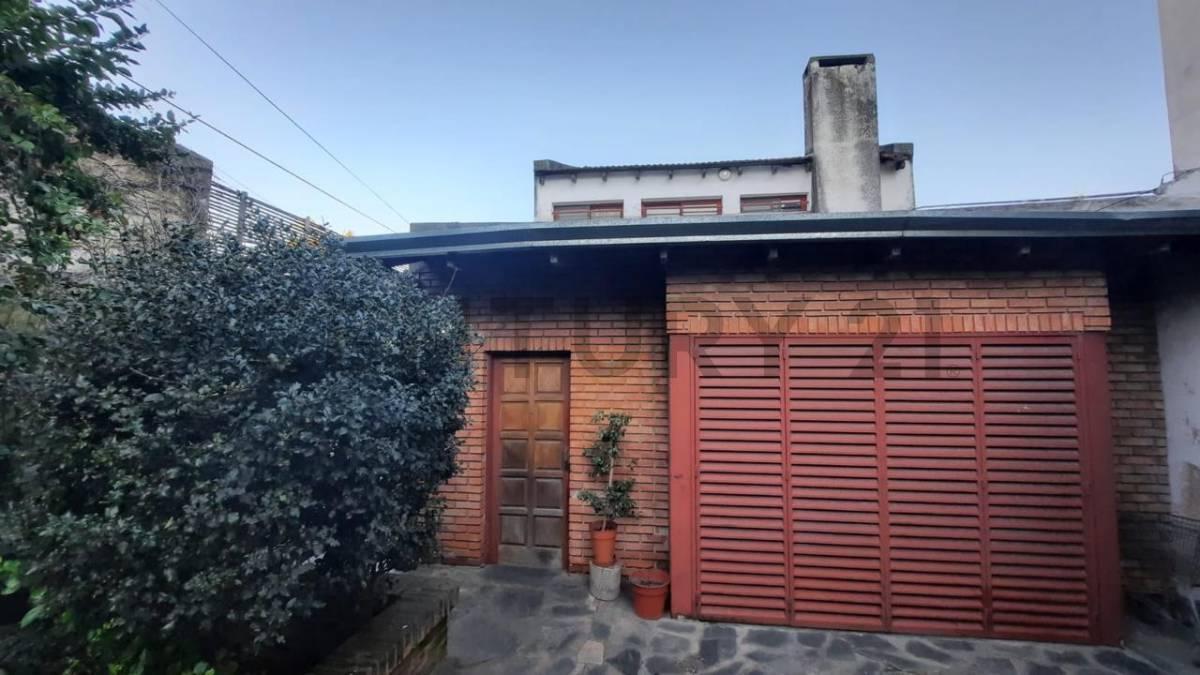 Foto de Casa en barrio residencial en La Plata, imagen 1