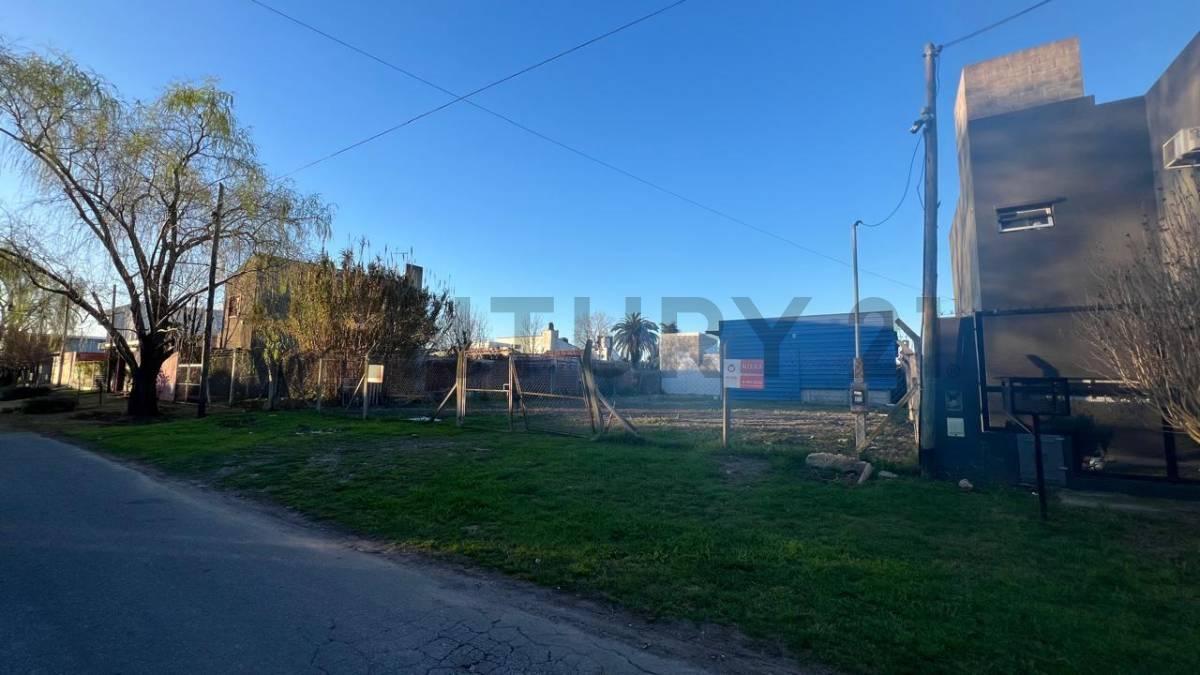 Foto de Lote de 337 m² en Villa Elvira, La Plata, imagen 2